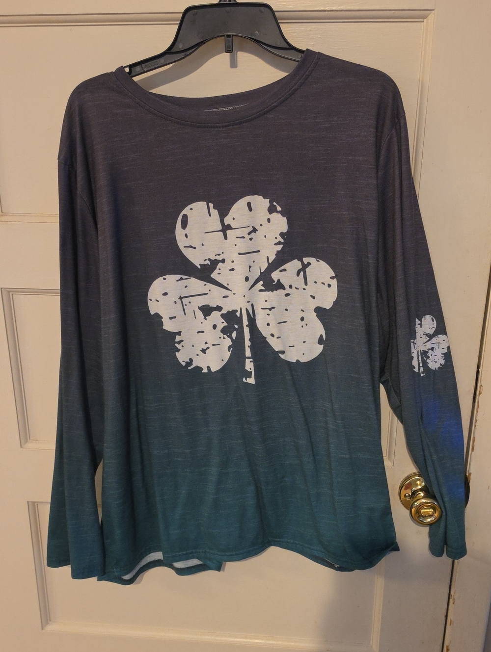 Women’s Long Sleeve Ombre Clover Graphic Tee Green/Gray